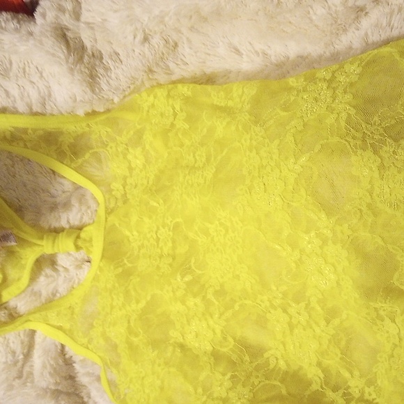 Concert yellow mesh top size small - Picture 1 of 5